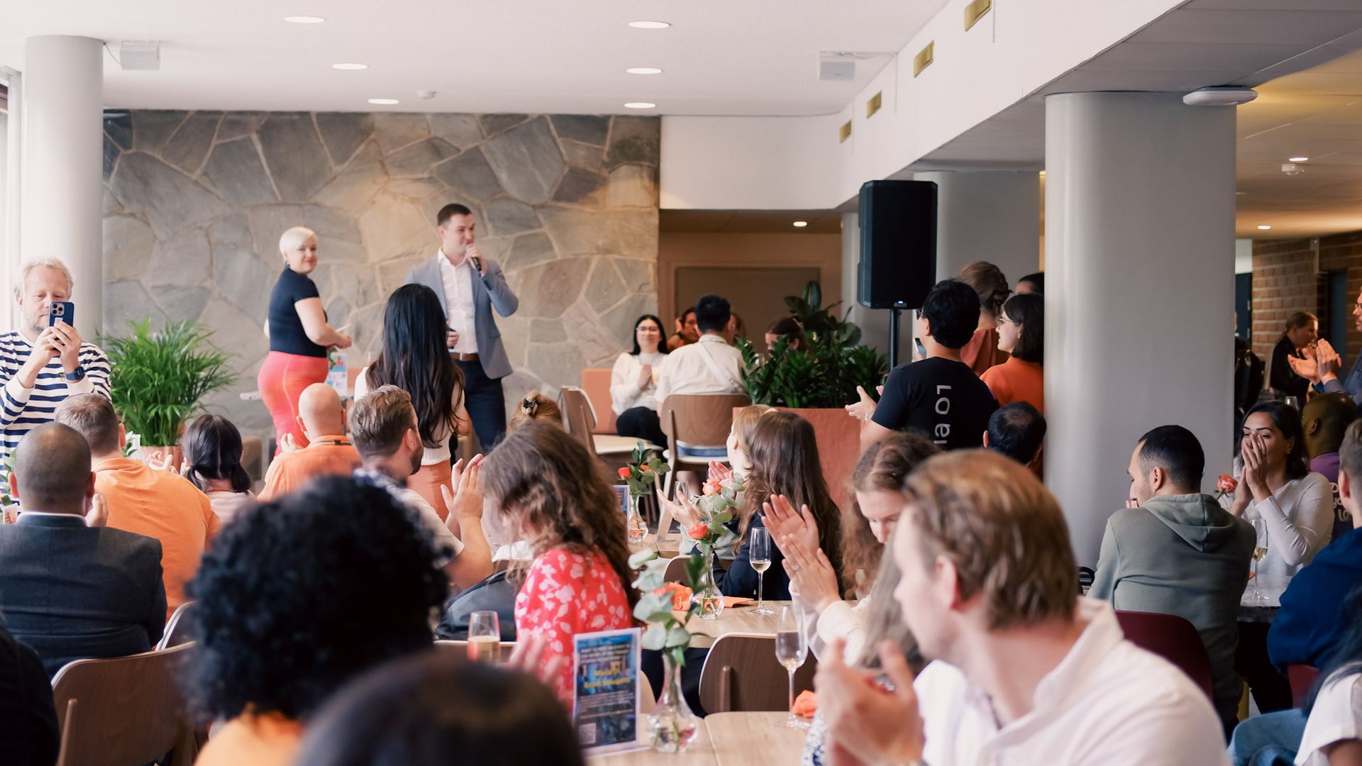 Monda’s dining room full of guests at a seated dinner
